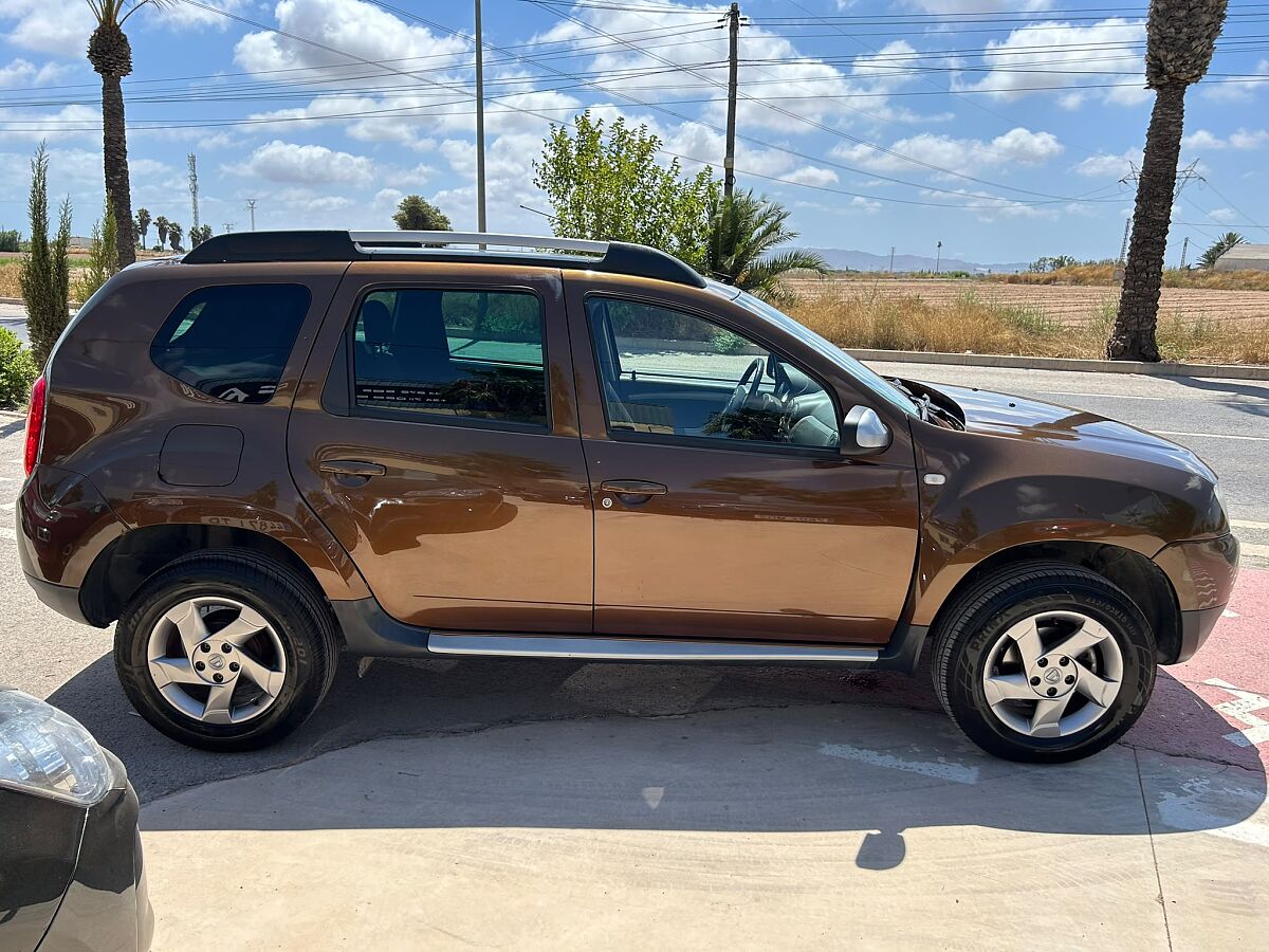 DACIA DUSTER LAUREATE 1.5 DCI SPANISH LHD IN SPAIN 29000 MILES SUPERB 2014